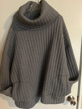 GAP Gray Oversized Ribbed Turtleneck Sweater